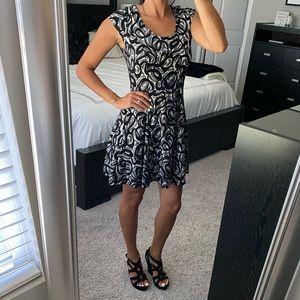 Never Worn Black & White Patterned Flowy Dress
